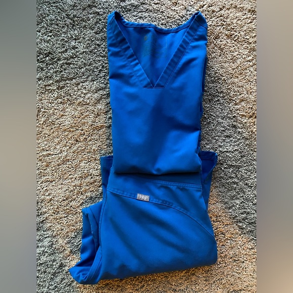 Figs Other - FIGS woman’s royal blue scrub set